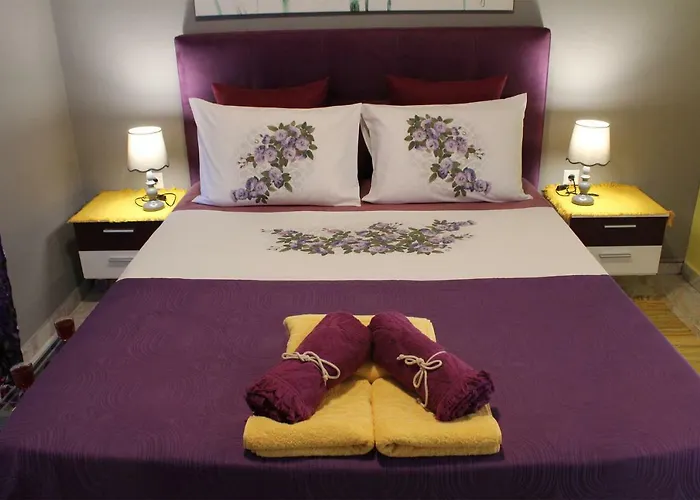 Lila Lejlighed Kalathos